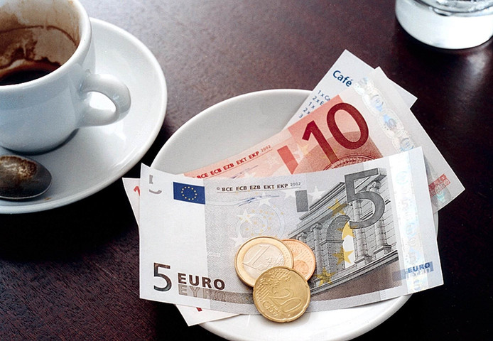 Veilig omgaan met contant geld in uw horecazaak Veilig omgaan met contant geld in uw horecazaak